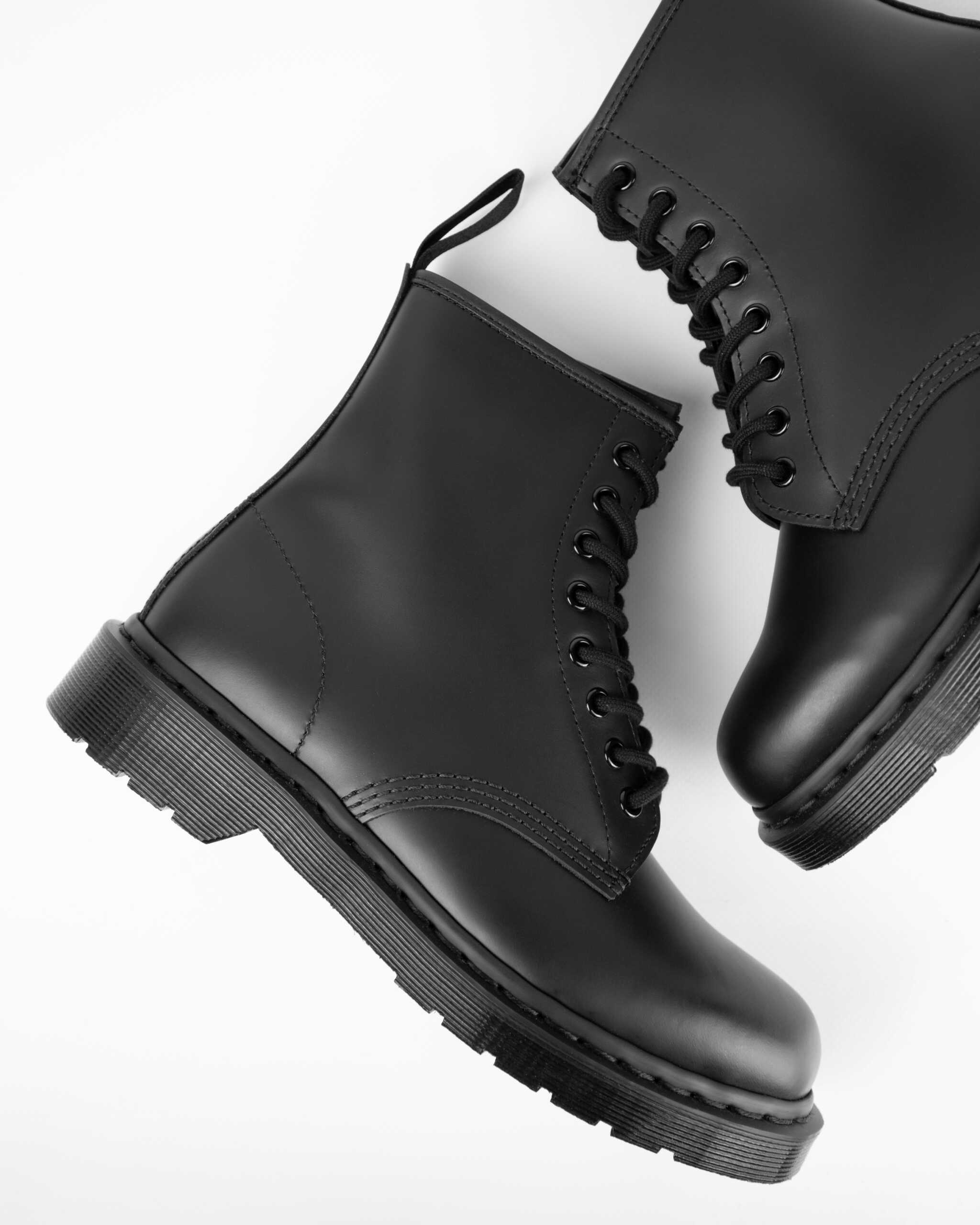 Dr. Martens 1460 - Mono Black Smooth